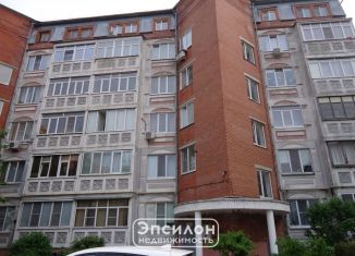 Продаю 4-комнатную квартиру, 149 м2, Курск, улица Карла Маркса, 72к15