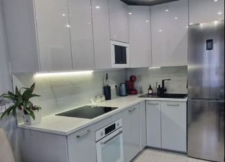 Продажа трехкомнатной квартиры, 78 м2, Москва, улица Вертолётчиков, 2Ак2, метро Улица Дмитриевского