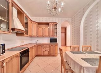 Сдаю 3-ком. квартиру, 110 м2, Москва, улица Академика Анохина, 2к2, ЗАО