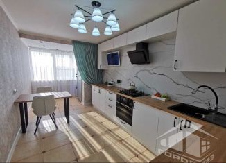 Продаю трехкомнатную квартиру, 70 м2, Ейск, Красная улица, 43/6