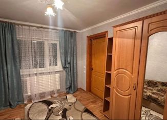 Сдается двухкомнатная квартира, 50 м2, Крым, Феодосийская улица, 7