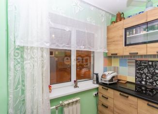 Продам 2-ком. квартиру, 45 м2, Тобольск, 4-й микрорайон, 31А