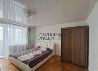 Продам 3-комнатную квартиру, 61 м2, Кировская область, улица Сурикова, 28