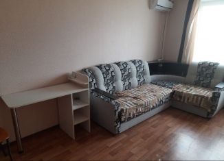 Сдаю 1-ком. квартиру, 38 м2, Крымск, улица Надежды, 5