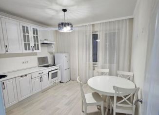 Сдается 2-комнатная квартира, 65 м2, Татарстан, проспект Альберта Камалеева, 32Б