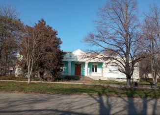 Помещение свободного назначения на продажу, 340 м2, село Кочубеевское, улица Октябрьской Революции, 22