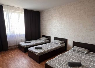 Аренда 2-ком. квартиры, 65 м2, Подольск, улица Генерала Варенникова, 2