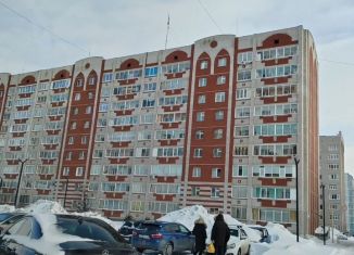 Продаю 4-комнатную квартиру, 79 м2, Бугульма, улица Владимира Ленина, 140