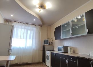 Сдаю двухкомнатную квартиру, 59 м2, Омск, улица Крупской, 6/1