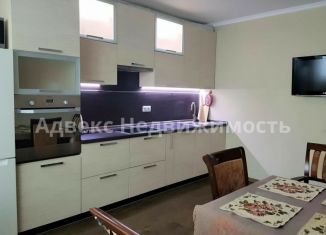 Продажа 2-ком. квартиры, 66 м2, Тюмень, улица Николая Семёнова, 31к2