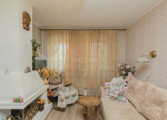 Продается 2-ком. квартира, 42 м2, Тюмень, улица Мельникайте, 103