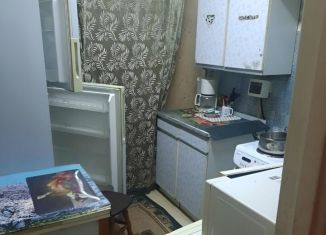 Трехкомнатная квартира в аренду, 51.4 м2, Москва, Новоясеневский проспект, 22к3, метро Ясенево