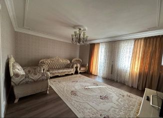 Сдается в аренду трехкомнатная квартира, 100 м2, Татарстан, улица Шевченко, 140