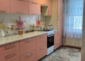 Продам 2-ком. квартиру, 63 м2, Казань, Бирюзовая улица, 8, ЖК Юдино