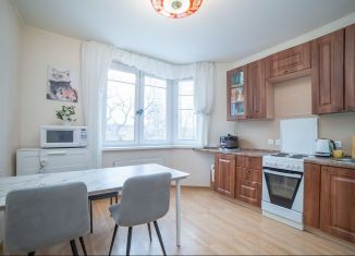 Продается 3-комнатная квартира, 80 м2, Екатеринбург, улица Калинина, 3, Орджоникидзевский район