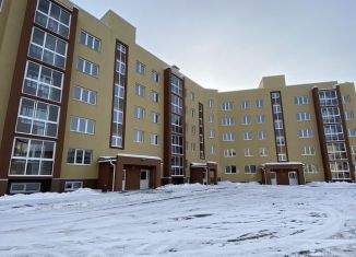 Трехкомнатная квартира на продажу, 82.6 м2, Каменск-Уральский, улица Кунавина, 15А