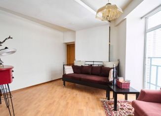 Трехкомнатная квартира на продажу, 89.3 м2, поселок Зональная Станция, Совхозная улица, 2А