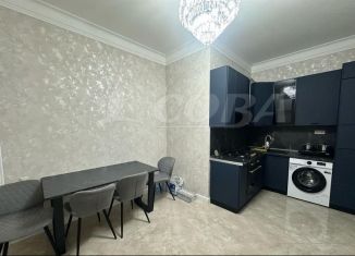 Сдается 2-ком. квартира, 90 м2, Махачкала, улица Лаптиева, 10