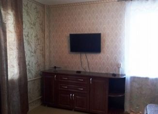 Сдаю 1-комнатную квартиру, 30 м2, Тихвин, 2-й микрорайон, 11