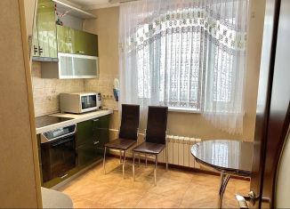 3-комнатная квартира в аренду, 72 м2, Москва, Варшавское шоссе, 143к2, метро Аннино
