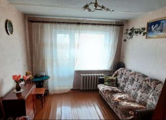 Продается двухкомнатная квартира, 37 м2, поселок городского типа Нижний Баскунчак, 1-й микрорайон, 7