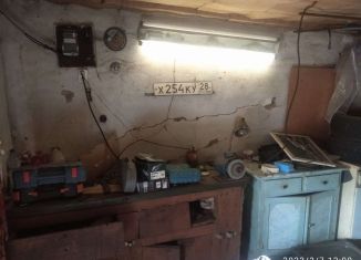 Продаю гараж, 12 м2, Райчихинск, улица Победы, 58