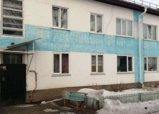 Продам 3-ком. квартиру, 60 м2, рабочий посёлок Кормиловка, улица 50 лет Октября, 3