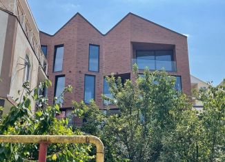 Продаю таунхаус, 200 м2, Сочи, микрорайон Макаренко, улица Голенева, 20А