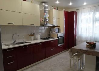 Продается трехкомнатная квартира, 77 м2, деревня Куюки, ЖК Светлый