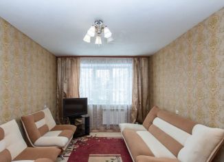 Продается двухкомнатная квартира, 52.5 м2, Тобольск, 8-й микрорайон, 16