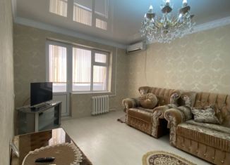 Сдается в аренду двухкомнатная квартира, 52 м2, Грозный, проспект Мохаммеда Али, 17, 1-й микрорайон