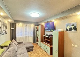 Продается 3-комнатная квартира, 60 м2, Мурманская область, улица Гладышева, 22
