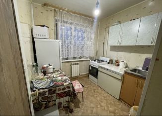 Продаю 1-комнатную квартиру, 32 м2, Серпухов, улица Чернышевского, 32