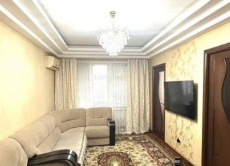 Продаю 4-комнатную квартиру, 62 м2, Махачкала, проспект Амет-Хана Султана, 2
