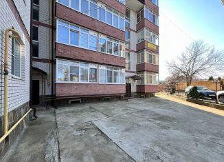 Двухкомнатная квартира на продажу, 61 м2, Краснодарский край, улица Ленина, 176
