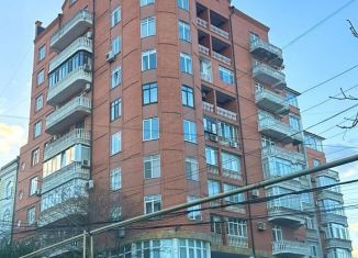 Продается 3-ком. квартира, 132 м2, Махачкала, улица Эфенди Капиева, 18А, Советский район