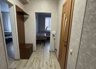 Сдается 1-комнатная квартира, 46 м2, Владикавказ, улица Цоколаева, 40, 11-й микрорайон
