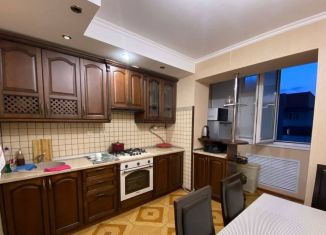 Продам 3-ком. квартиру, 95 м2, Нальчик, Московская улица, 6, район Предгорный