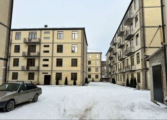 Продается 1-комнатная квартира, 38 м2, Буйнакск, улица Муслима Атаева, 25