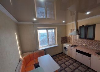 Сдается в аренду 1-комнатная квартира, 38 м2, Майкоп, улица 12 Марта, 134к1