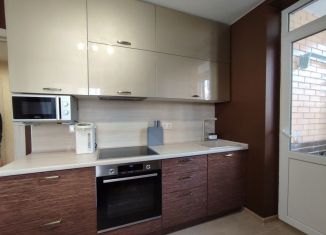 Продажа 3-ком. квартиры, 75 м2, Ростовская область, бульвар Платова, 2