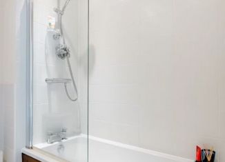 Продается 1-ком. квартира, 48 м2, Сочи, улица Яна Фабрициуса, 2/23Мк1, микрорайон Яна Фабрициуса