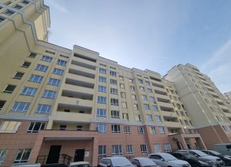 Сдаю трехкомнатную квартиру, 87 м2, Свердловская область, Коуровская улица, 13/3