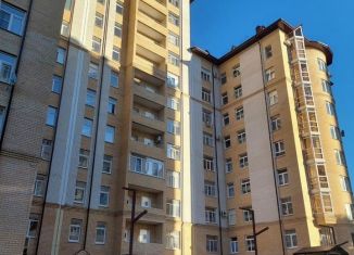 Сдаю 1-ком. квартиру, 43 м2, Майкоп, улица Ленина, 29