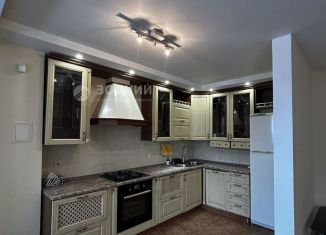 Сдам в аренду 3-ком. квартиру, 80 м2, Чебоксары, улица Юрия Гагарина, 37