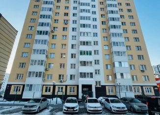 Продаю 2-ком. квартиру, 63.4 м2, Тобольск, 15-й микрорайон, 11А