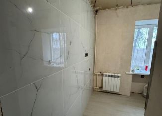 Продаю 2-комнатную квартиру, 45 м2, Волгоград, улица Гороховцев, 4