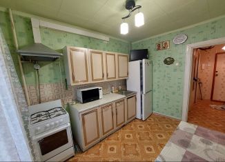 Аренда 1-ком. квартиры, 34 м2, Дзержинск, улица Черняховского, 14