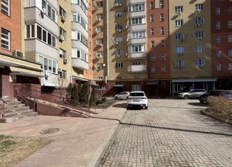 Продажа трехкомнатной квартиры, 89.6 м2, Астрахань, улица Менжинского, 3