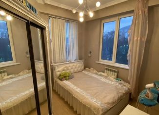 Сдается 3-ком. квартира, 50 м2, Сочи, улица Фадеева, 3А, микрорайон Мамайка